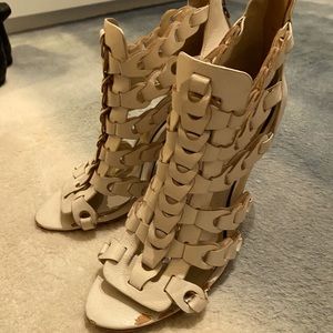 Nearly new white leather Elie Tahari 4” heels